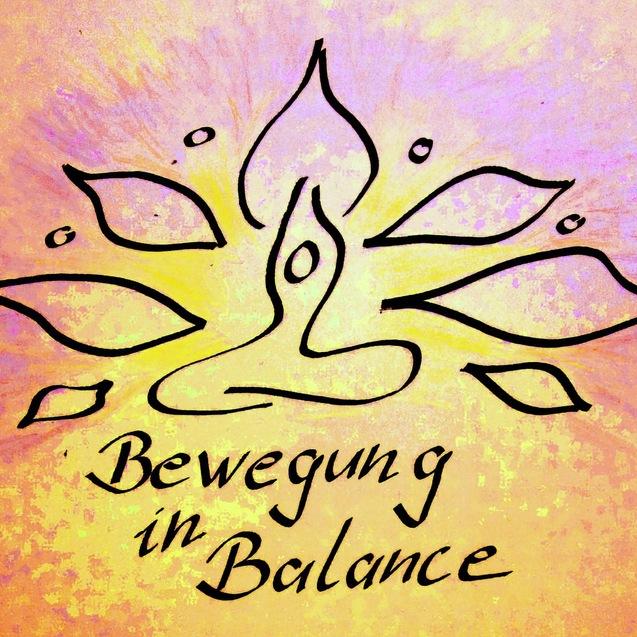 Ein stilisiertes Mandala mit der Aufschrift &bdquo;Bewegung in Balance&ldquo; auf einem sanften, bunten Hintergrund.